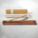 قاعده خشبيه + 20 عود بخور